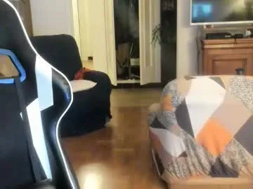 British_EmJess – webcam model profile photo Image 8