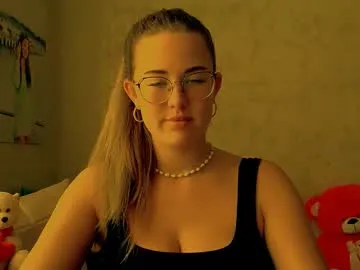 blondeangel_4u2 – webcam model profile photo Image 8