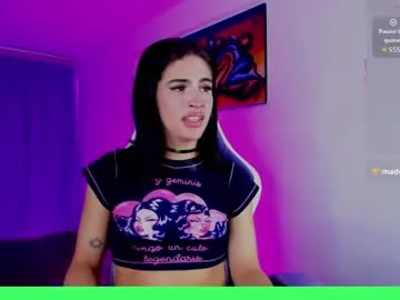 sweet_reverie – webcam model profile photo Image 18