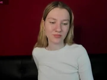 BritishBlondeBabydoll – webcam model profile photo Image 5