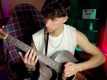 LoraDevine – webcam model profile photo Image 3