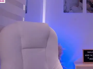 MartinaCroxx – webcam model profile photo Image 7