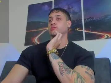 SheOnShe – webcam model profile photo Image 13