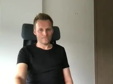 SelennaMoon – webcam model profile photo Image 9