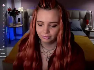 slutlittlegir – webcam model profile photo Image 16