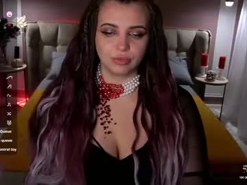 slutlittlegir – webcam model profile photo Image 2