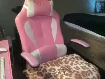 KrissyQueen – webcam model profile photo Image 4