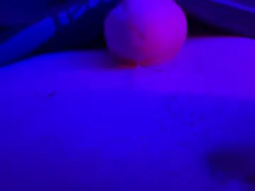 KateDivineUK – webcam model profile photo Image 2