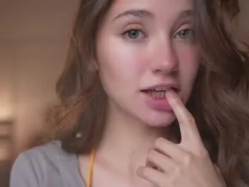 Olivija2020 – webcam model profile photo Image 4