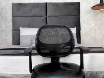 reeves_bae – webcam model profile photo Image 3