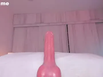 SashaVaughn – webcam model profile photo Image 2