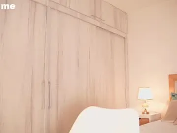 SashaVaughn – webcam model profile photo Image 3