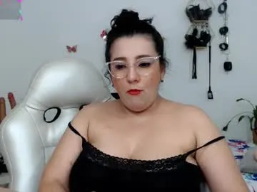 British_EmJess – webcam model profile photo Image 10