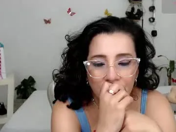 British_EmJess – webcam model profile photo Image 19