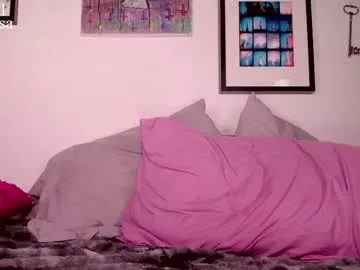 trixieemerald – webcam model profile photo Image 10