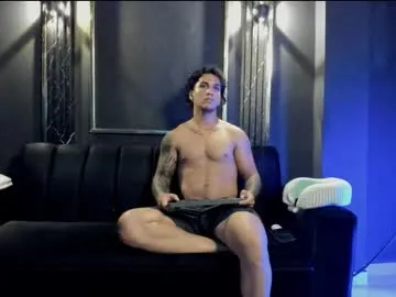 kinkyhousexxx – webcam model profile photo Image 17