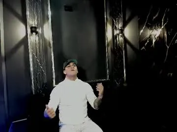 kinkyhousexxx – webcam model profile photo Image 8