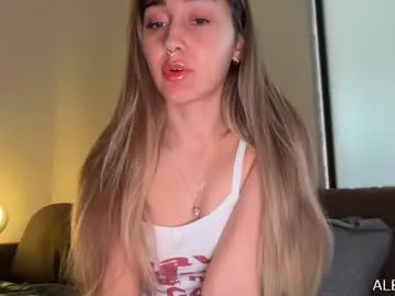 SashaVaughn – webcam model profile photo Image 2