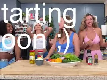 SquirtMommy – webcam model profile photo Image 8