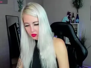 AmberCroft – webcam model profile photo Image 10