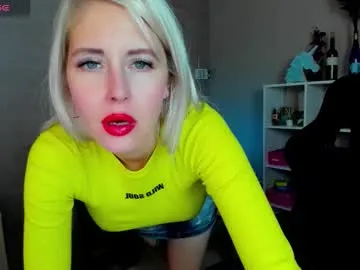 AmberCroft – webcam model profile photo Image 17