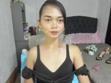 LoraDevine – webcam model profile photo Image 2
