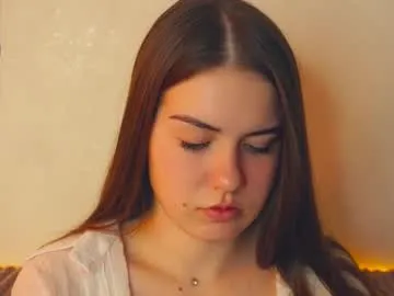 Lilye – webcam model profile photo Image 18