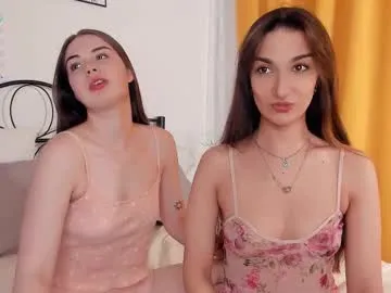 Lilye – webcam model profile photo Image 2