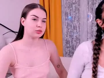 Lilye – webcam model profile photo Image 7