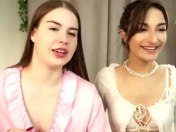 Lilye – webcam model profile photo Image 9