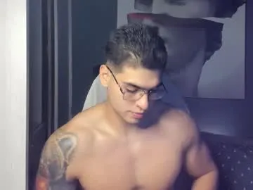 SheOnShe – webcam model profile photo Image 8