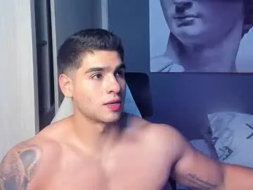 SheOnShe – webcam model profile photo Image 9