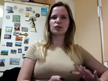 nidarobichau – webcam model profile photo