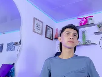 Micky_Muffin – webcam model profile photo Image 3