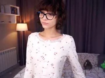 Olivija2020 – webcam model profile photo Image 2