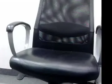 UKRaunchyRobyn – webcam model profile photo Image 10