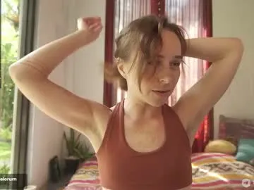 TenderLora – webcam model profile photo Image 15