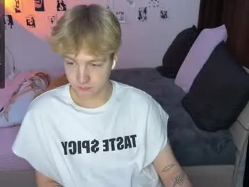 AntonioWest – webcam model profile photo Image 15