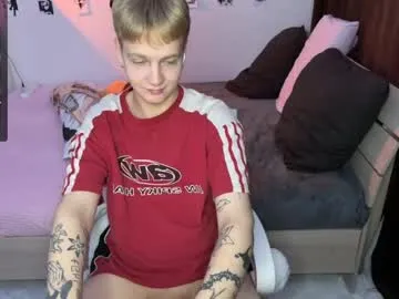 AntonioWest – webcam model profile photo Image 17