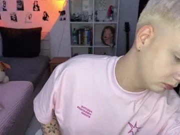 AntonioWest – webcam model profile photo Image 18