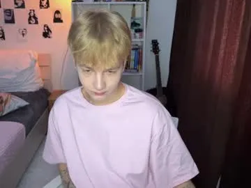 AntonioWest – webcam model profile photo Image 9