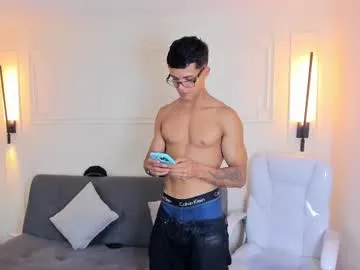 Donovan_Desmond – webcam model profile photo Image 16