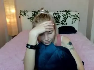 ReginaShine – webcam model profile photo Image 11