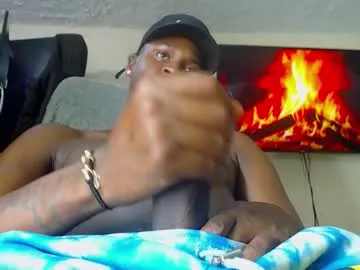 AntonioWest – webcam model profile photo Image 12