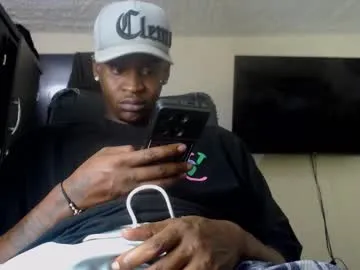 AntonioWest – webcam model profile photo Image 15