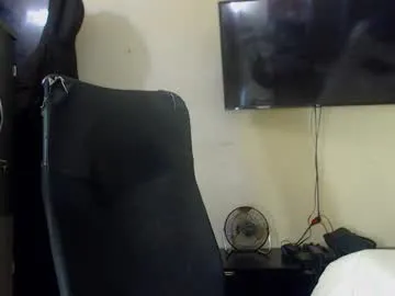 AntonioWest – webcam model profile photo Image 17