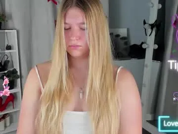 aloeloea – webcam model profile photo Image 9