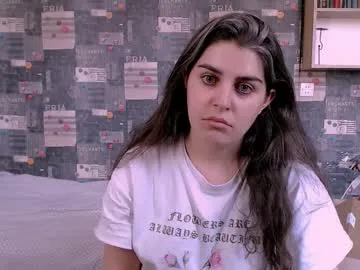 milli1983 – webcam model profile photo Image 10