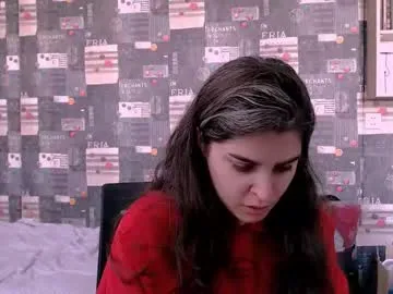 milli1983 – webcam model profile photo Image 14