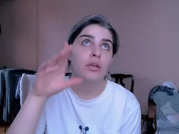 milli1983 – webcam model profile photo Image 19